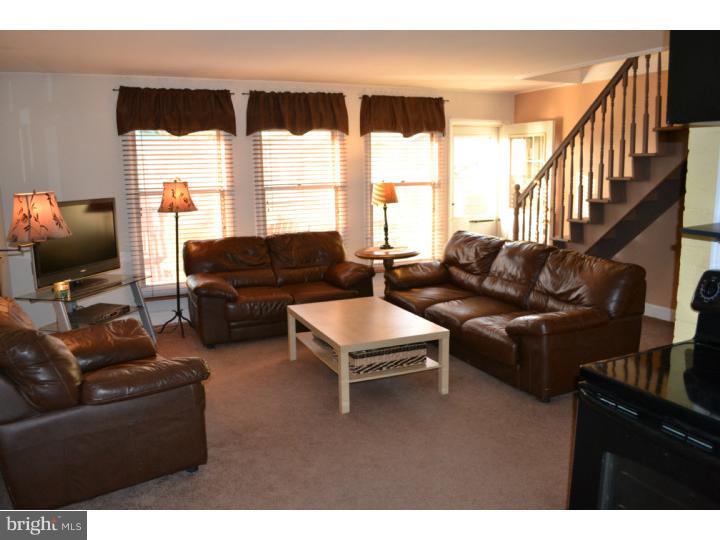 15 Idolstone Road Levittown, PA 19057 - Photo 3 of 23 Gallery Image 3