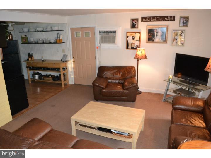 15 Idolstone Road Levittown, PA 19057 - Photo 4 of 23 Gallery Image 4