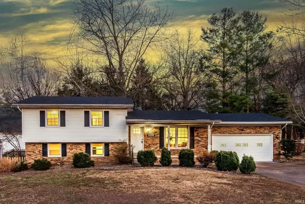 $315,000 | 8300 Oak Drive, Newburgh, IN 47630