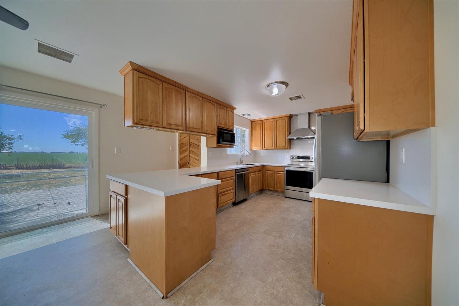 7878 West Howard Road Stockton, CA 95206 - Photo 6 of 96 Gallery Image 6