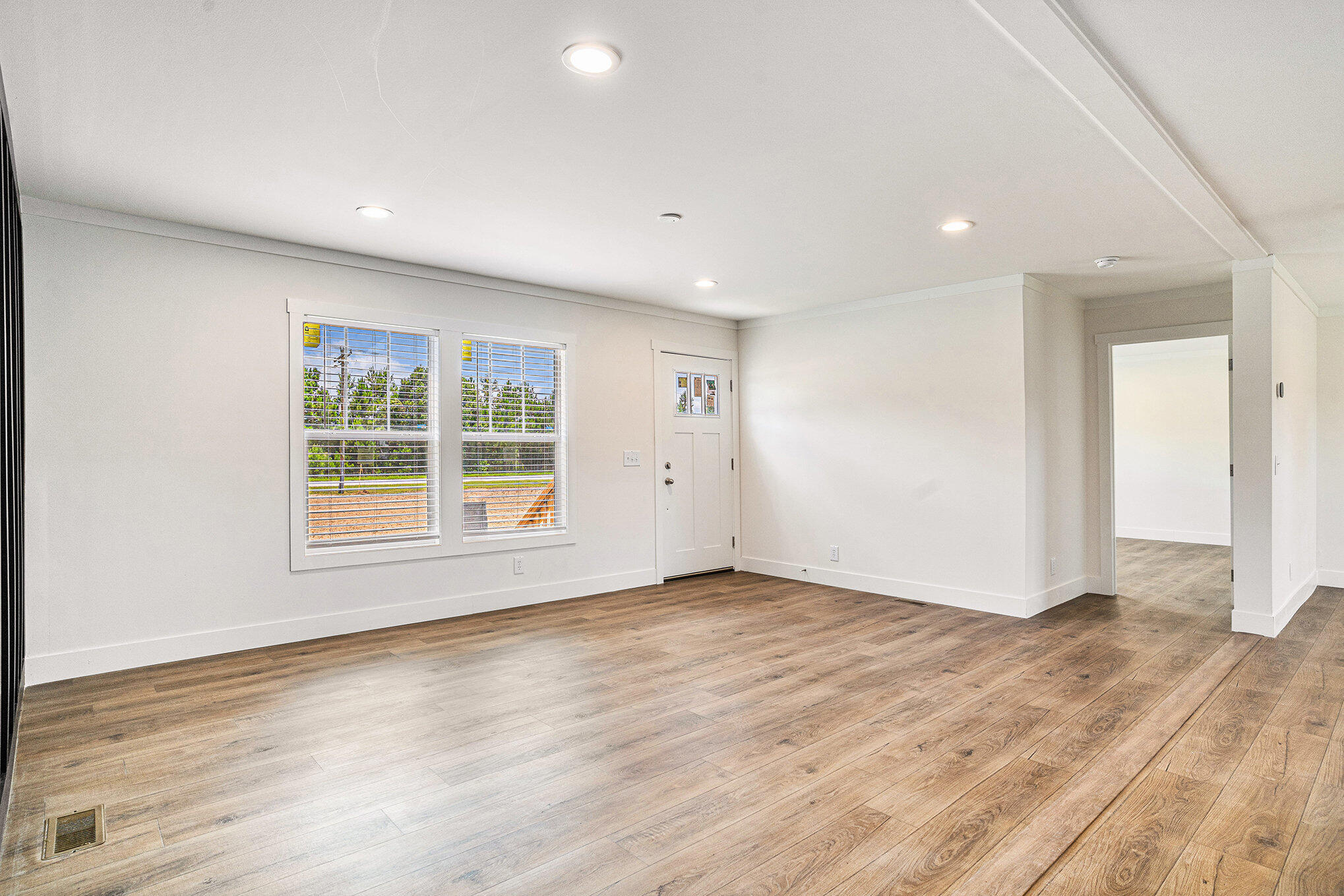 1332 Givhans Road Ridgeville, SC 29472 - Photo 4 of 21 003_dsc03005_773