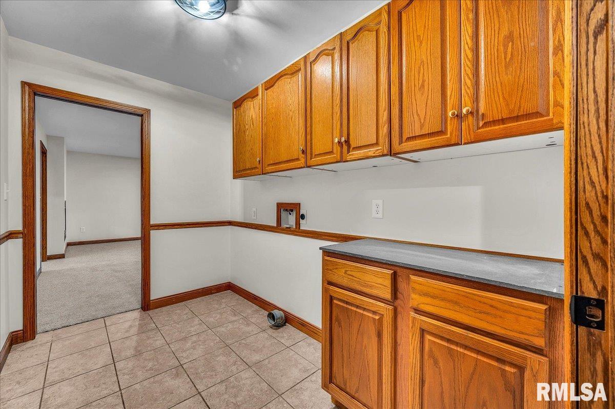 9121 Radnor Road Peoria, IL 61615 - Photo 20 of 27 Gallery Image 20