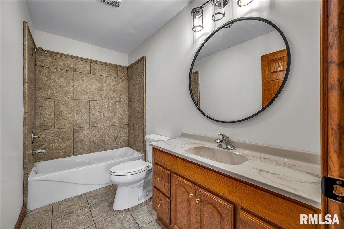 9121 Radnor Road Peoria, IL 61615 - Photo 24 of 27 Gallery Image 24