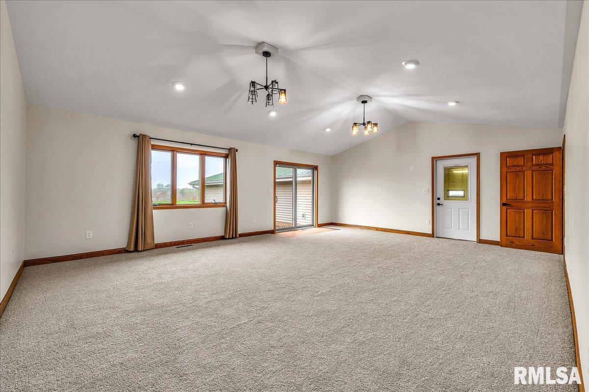 9121 Radnor Road Peoria, IL 61615 - Photo 4 of 27 Gallery Image 4