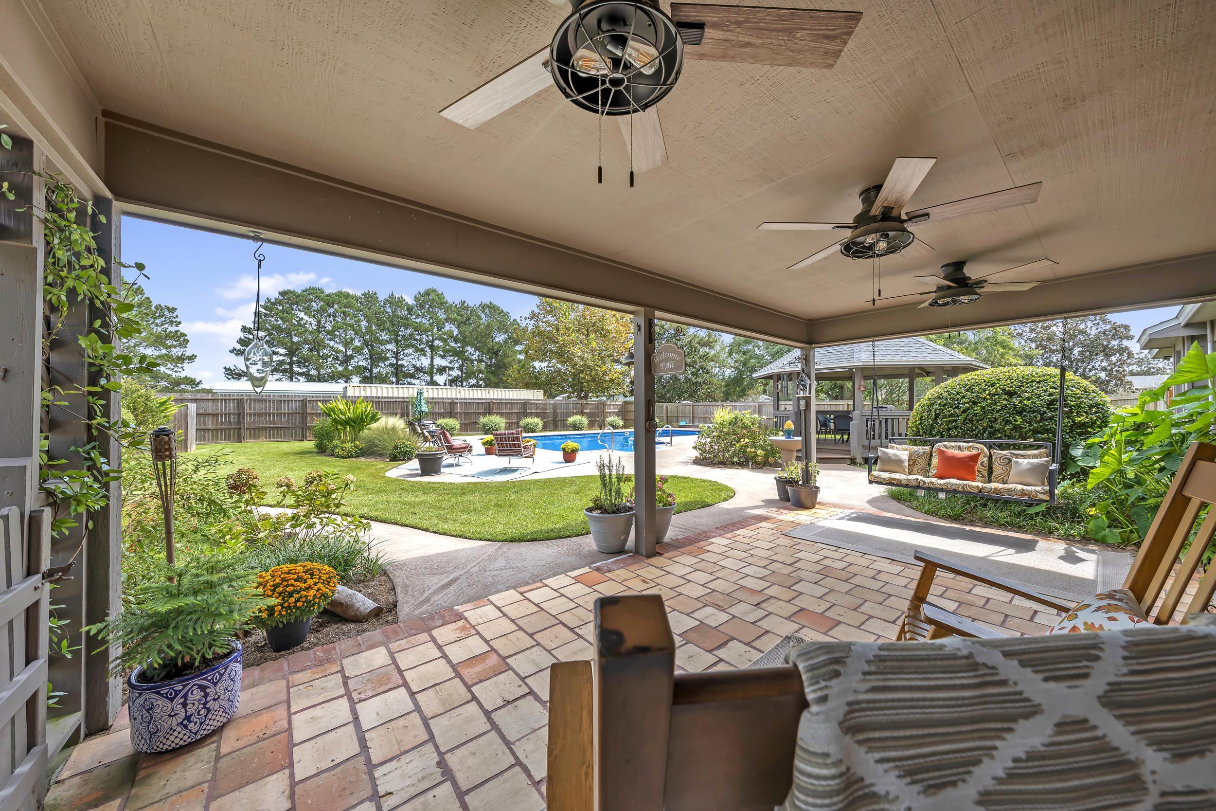 19090 Gunnison Road Fairhope, AL 36532 - Photo 31 of 42 Patio