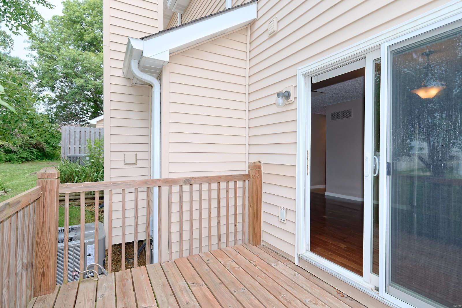 1009 Pocono Trail Ballwin, MO 63021 - Photo 11 of 31 Gallery Image 11