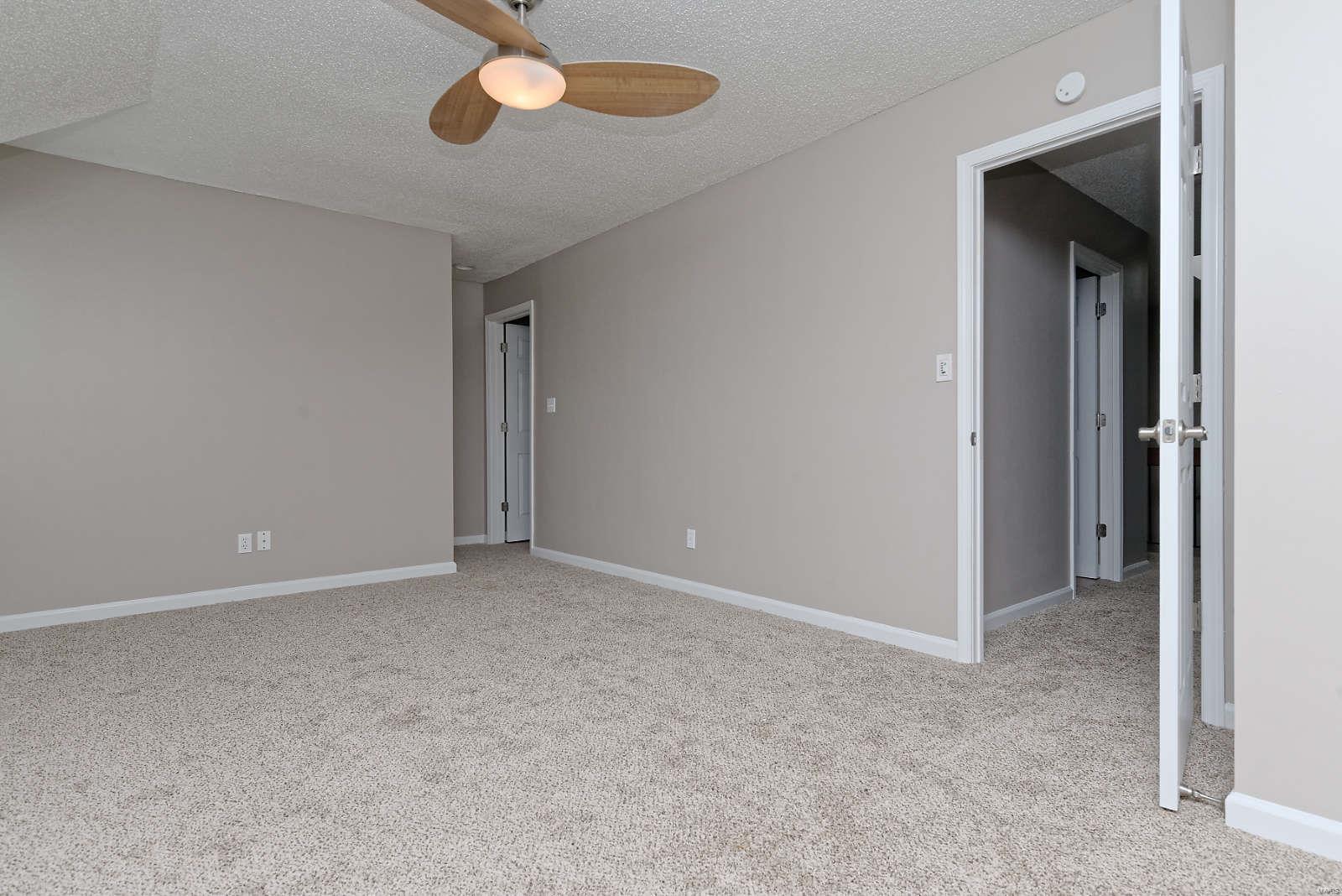 1009 Pocono Trail Ballwin, MO 63021 - Photo 19 of 31 Gallery Image 19