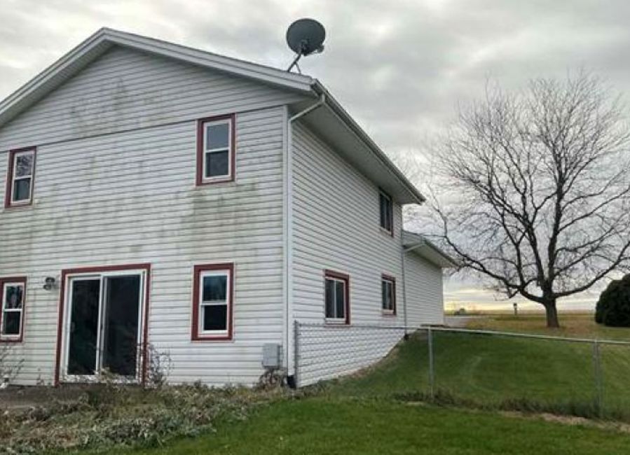 6984 Squaw Prairie Road Belvidere, IL 61008 - Photo 4 of 19