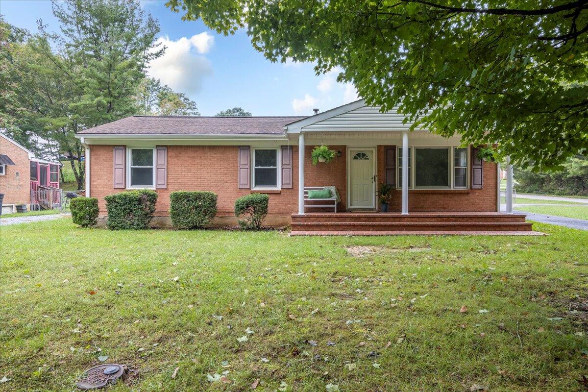 622 Tyler Road Salem, VA 24153 - Photo 1 of 23 02-03 622 Tyler Rd-4671-HDR-Edit Septemb