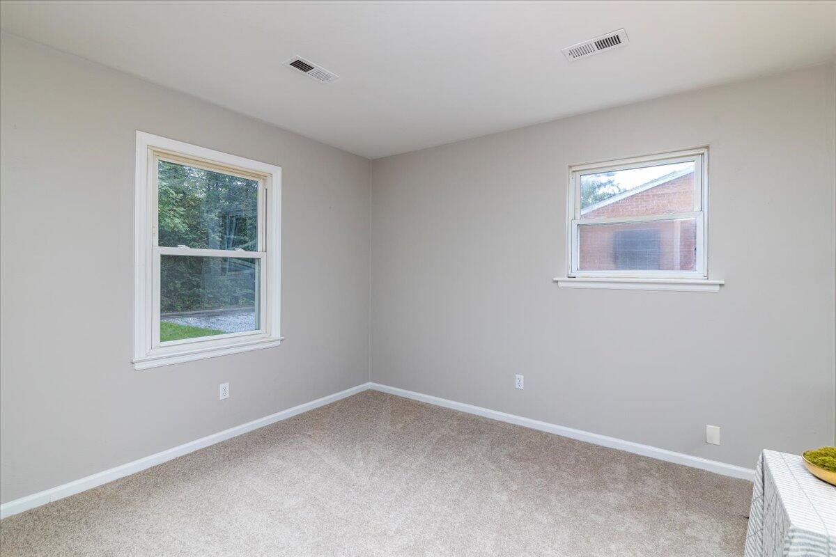 622 Tyler Road Salem, VA 24153 - Photo 12 of 23 19-20 622 Tyler Rd-4757-Edit September