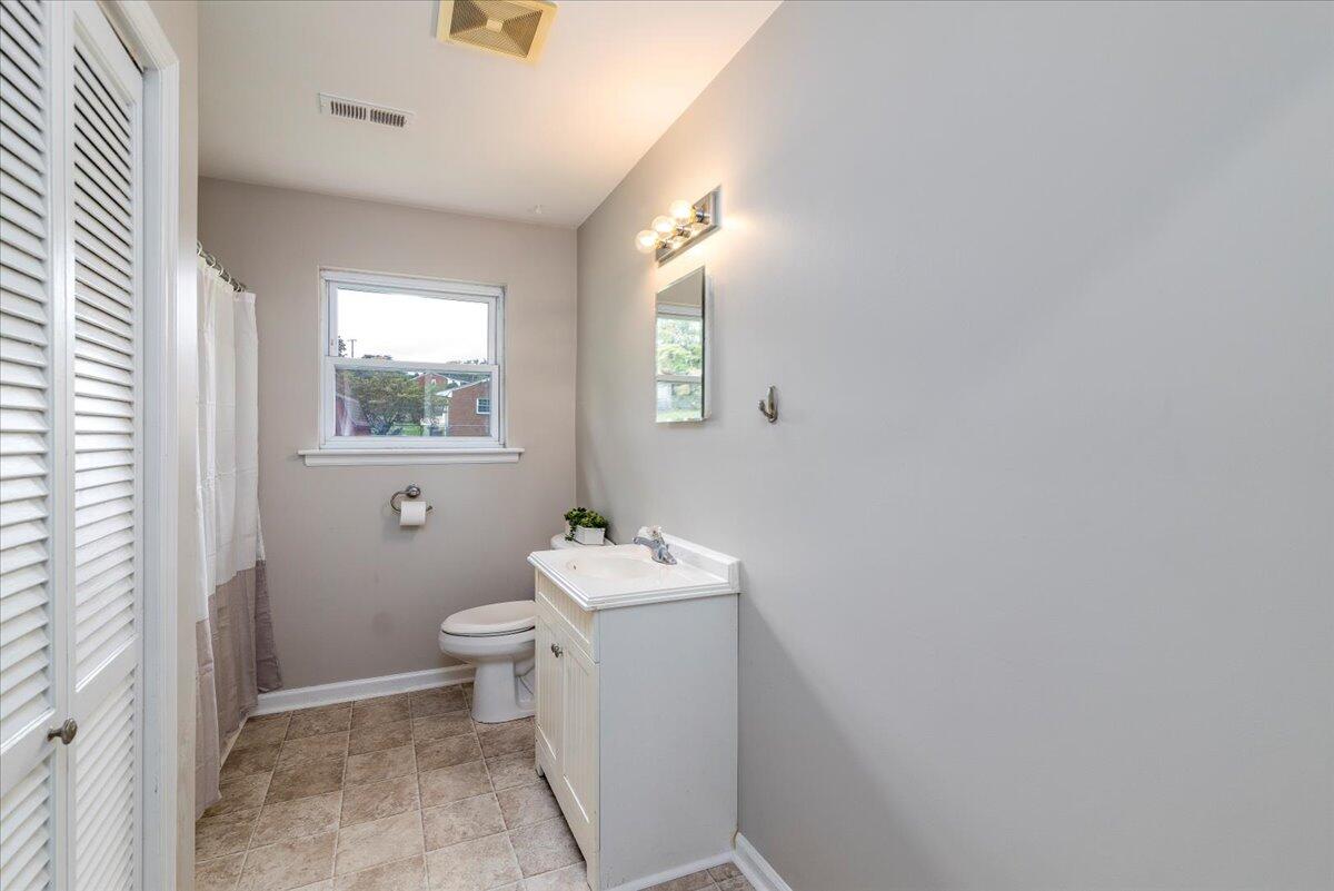 622 Tyler Road Salem, VA 24153 - Photo 13 of 23 14-15 622 Tyler Rd-4733-Edit September