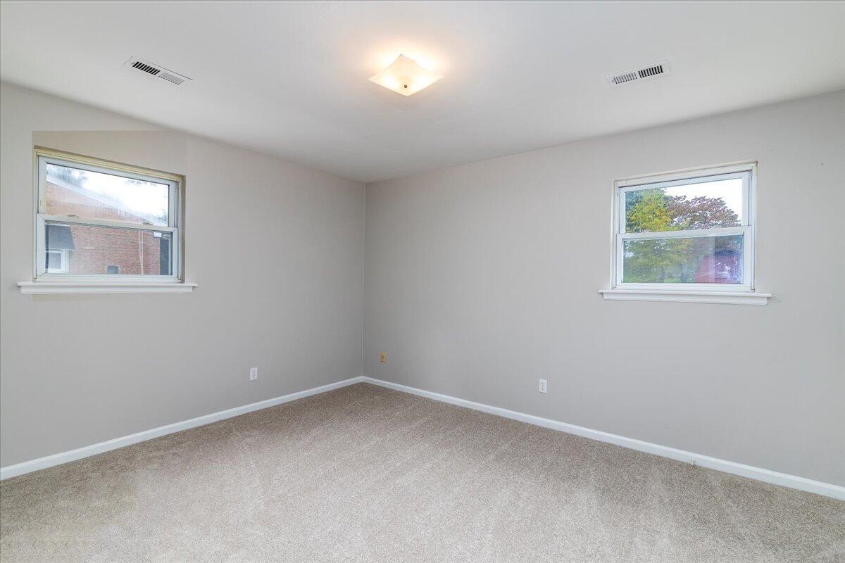 622 Tyler Road Salem, VA 24153 - Photo 16 of 23 16-17 622 Tyler Rd-4744-Edit September