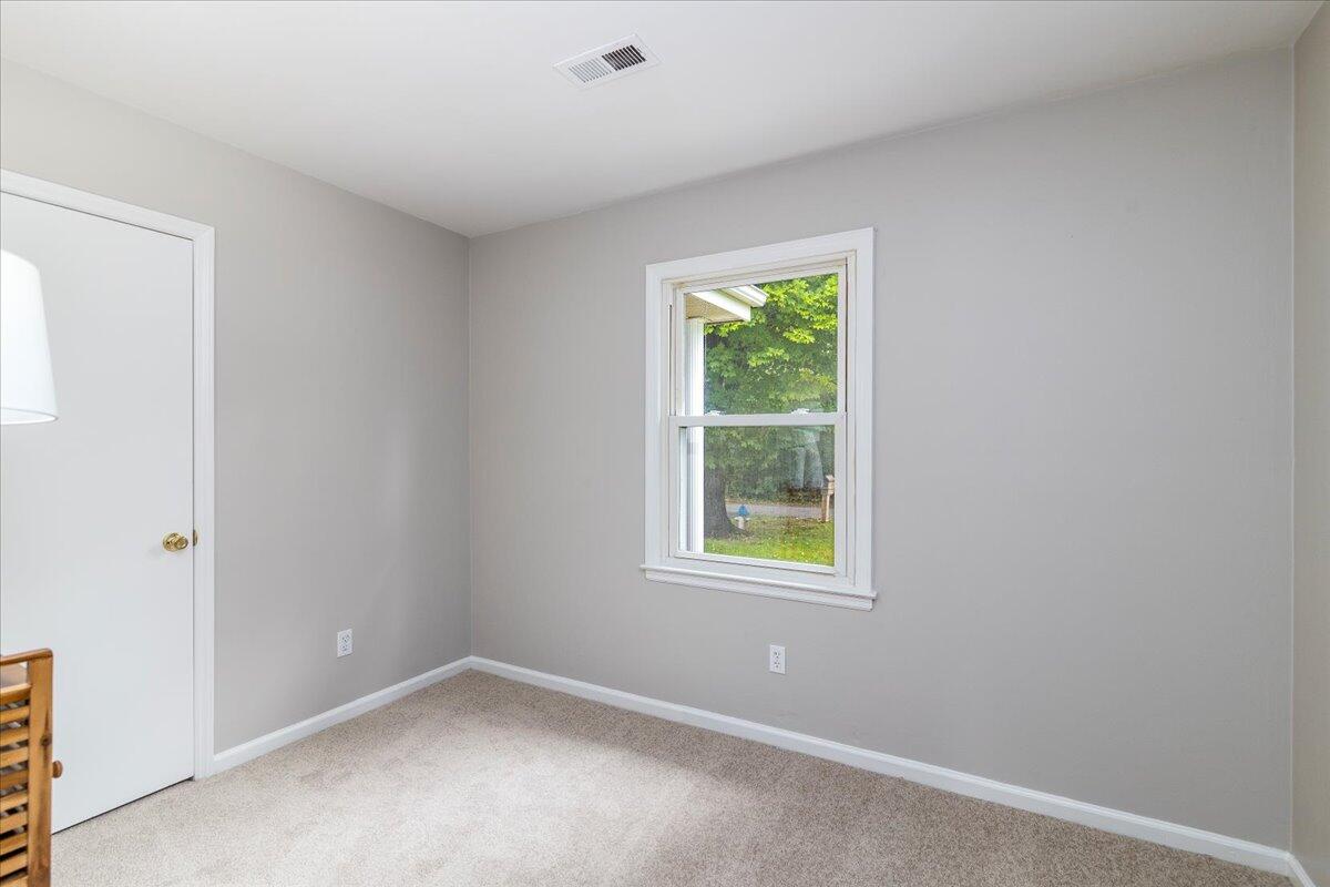 622 Tyler Road Salem, VA 24153 - Photo 17 of 23 21-22 622 Tyler Rd-4765-Edit September