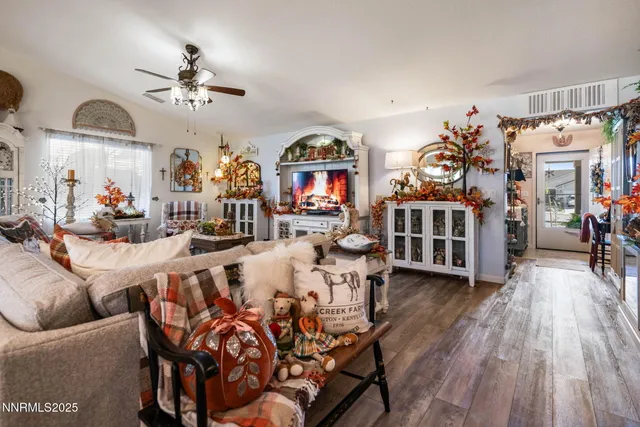 a view of a livingroom and dining room