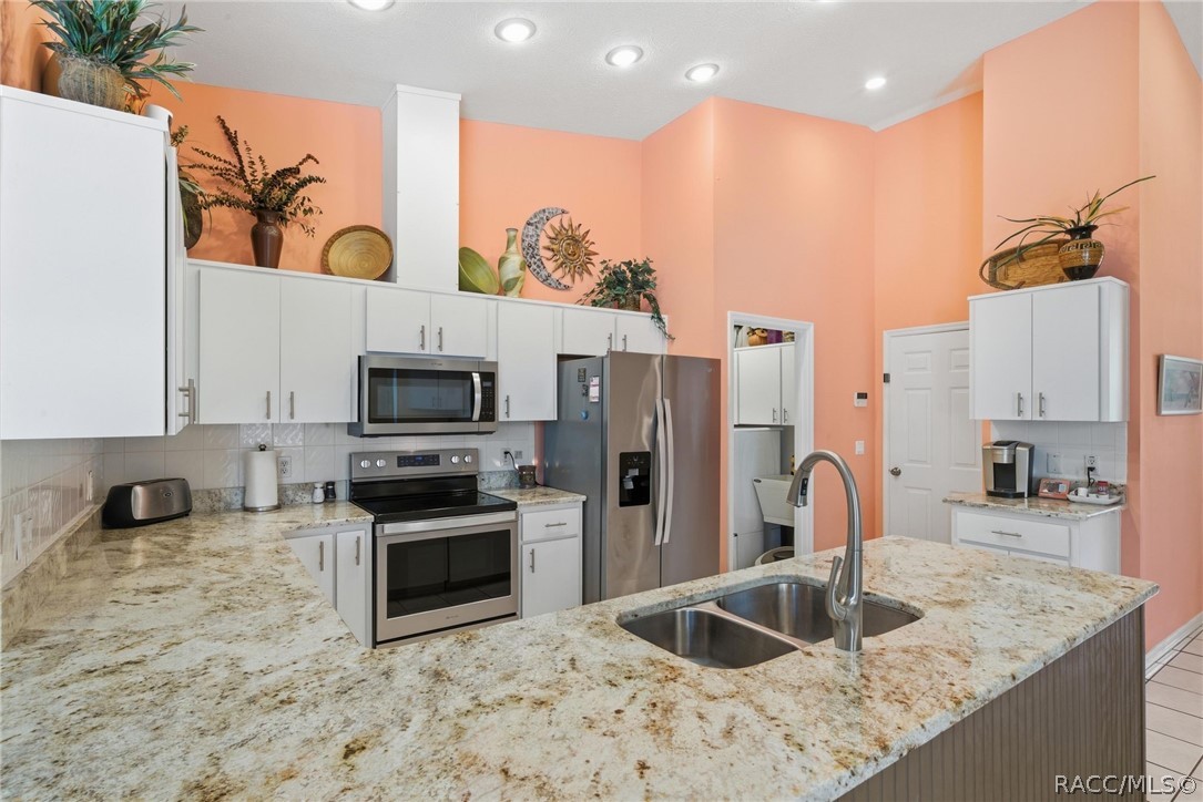 8204 East Fairway Loop Inverness, FL 34450 - Photo 20 of 71 Granite countertops
