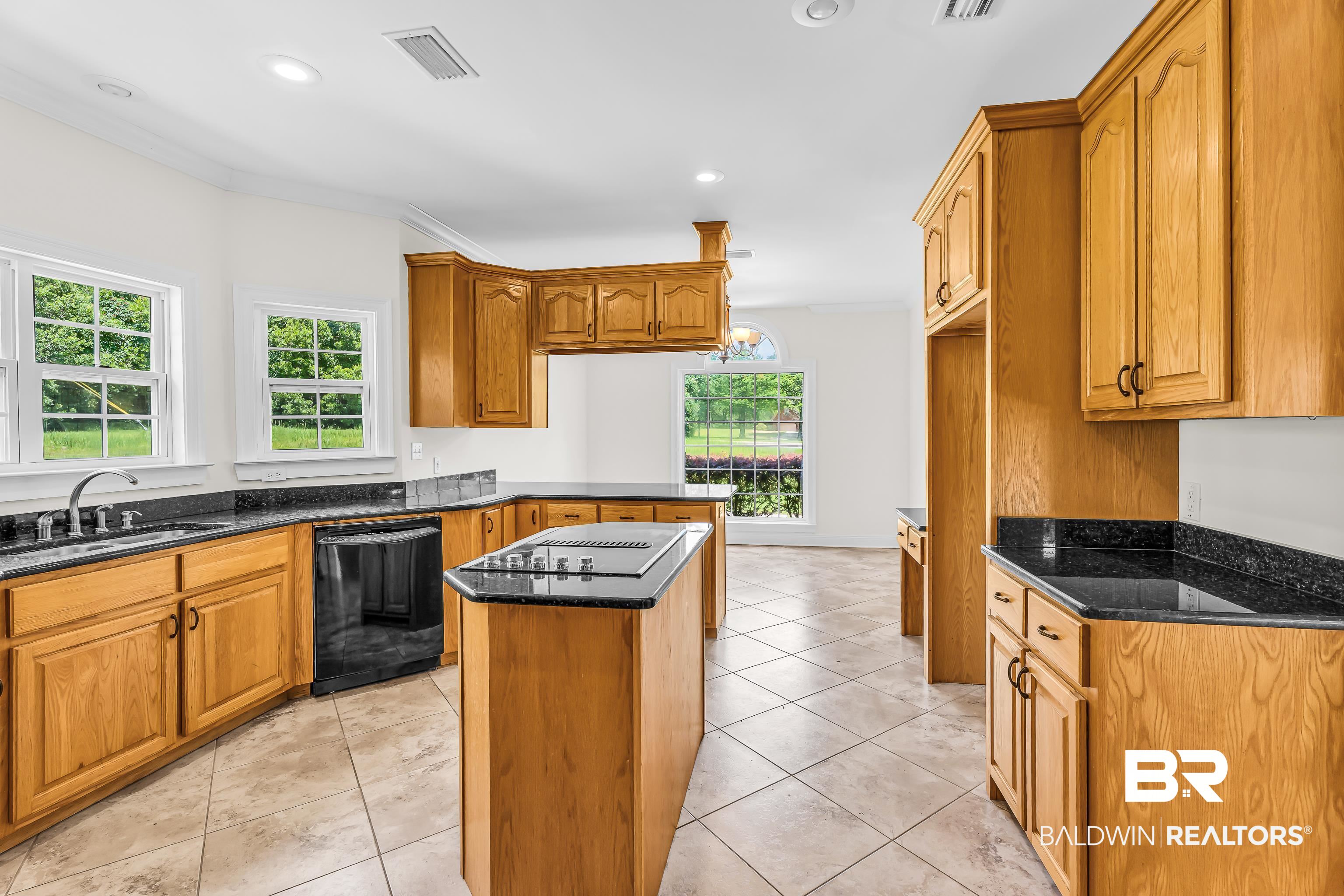 7495 Bromley Road Bay Minette, AL 36507 - Photo 14 of 31 Large kitchen with an island