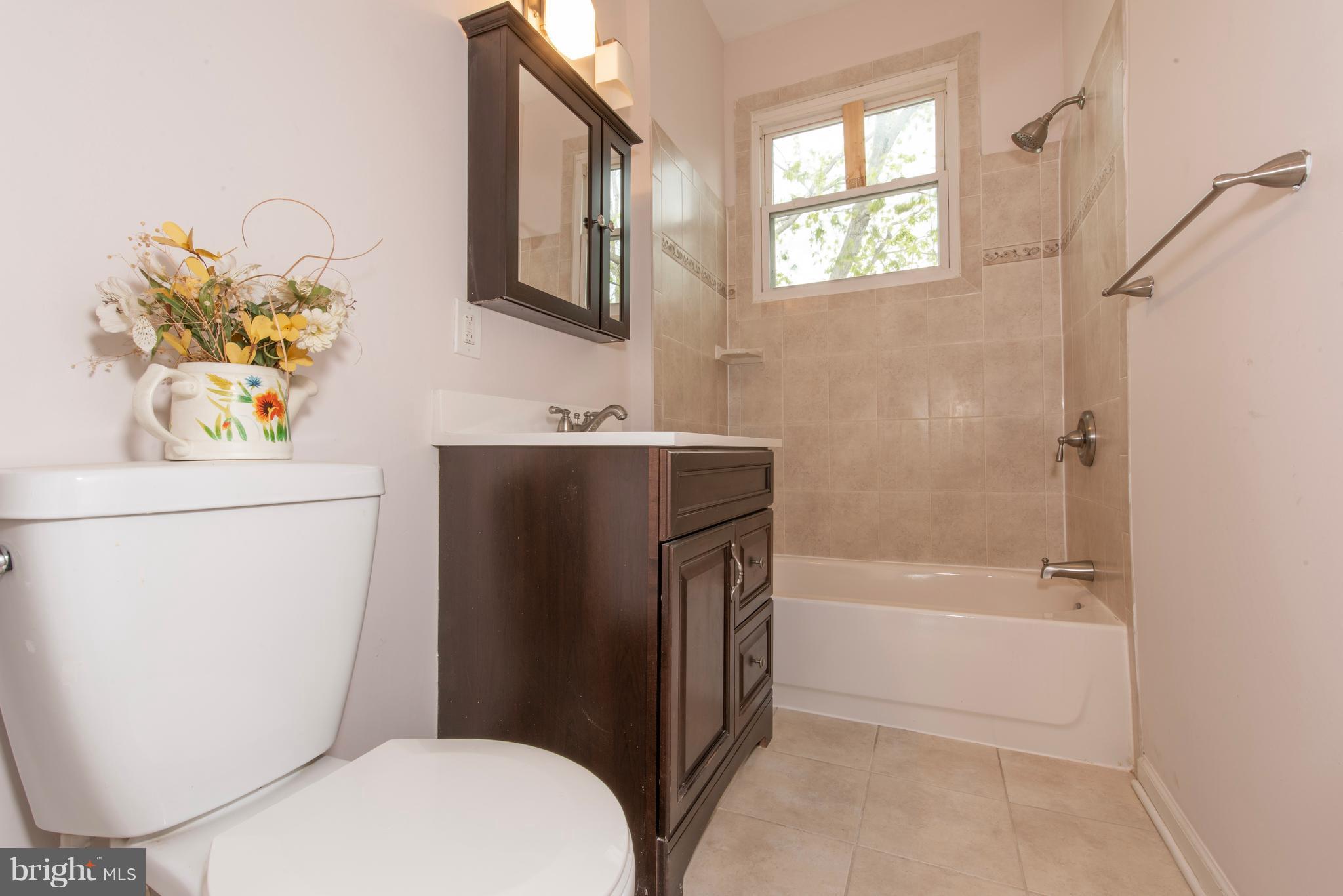 4303 Falls Road Baltimore, MD 21211 - Photo 17 of 21 Bath