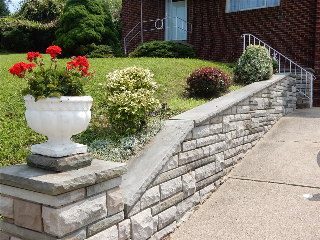 3719 Schuette Road Pittsburgh, PA 15227 - Photo 22 of 24 Beautiful stone along the driveway