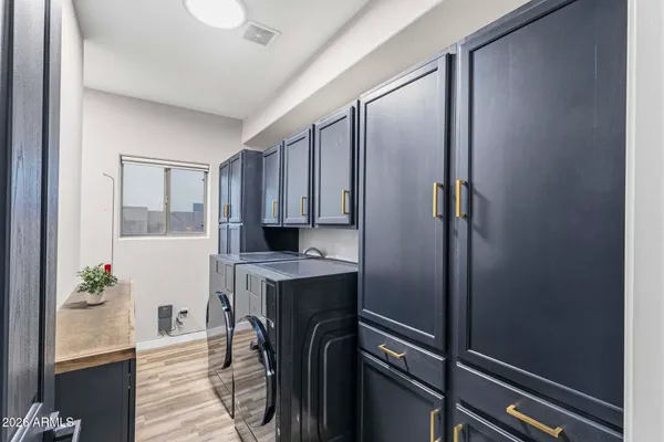 $599,998 | 15938 West Port Royale Lane, Surprise, AZ 85379
