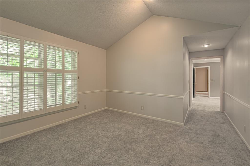 8209 Bell Road Lenexa, KS 66219 - Photo 21 of 49