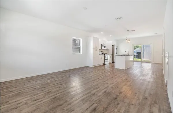 $2,750 | 1264 Pierce Street, Clearwater, FL 33756