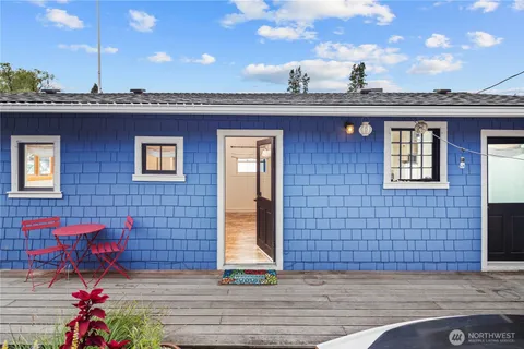 $749,950 | 2818 Boyer Avenue East, Unit 6, Seattle, WA 98102