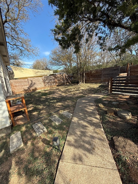 1313 Delano Street Austin, TX 78721 - Photo 24 of 32 View of fenced backyard