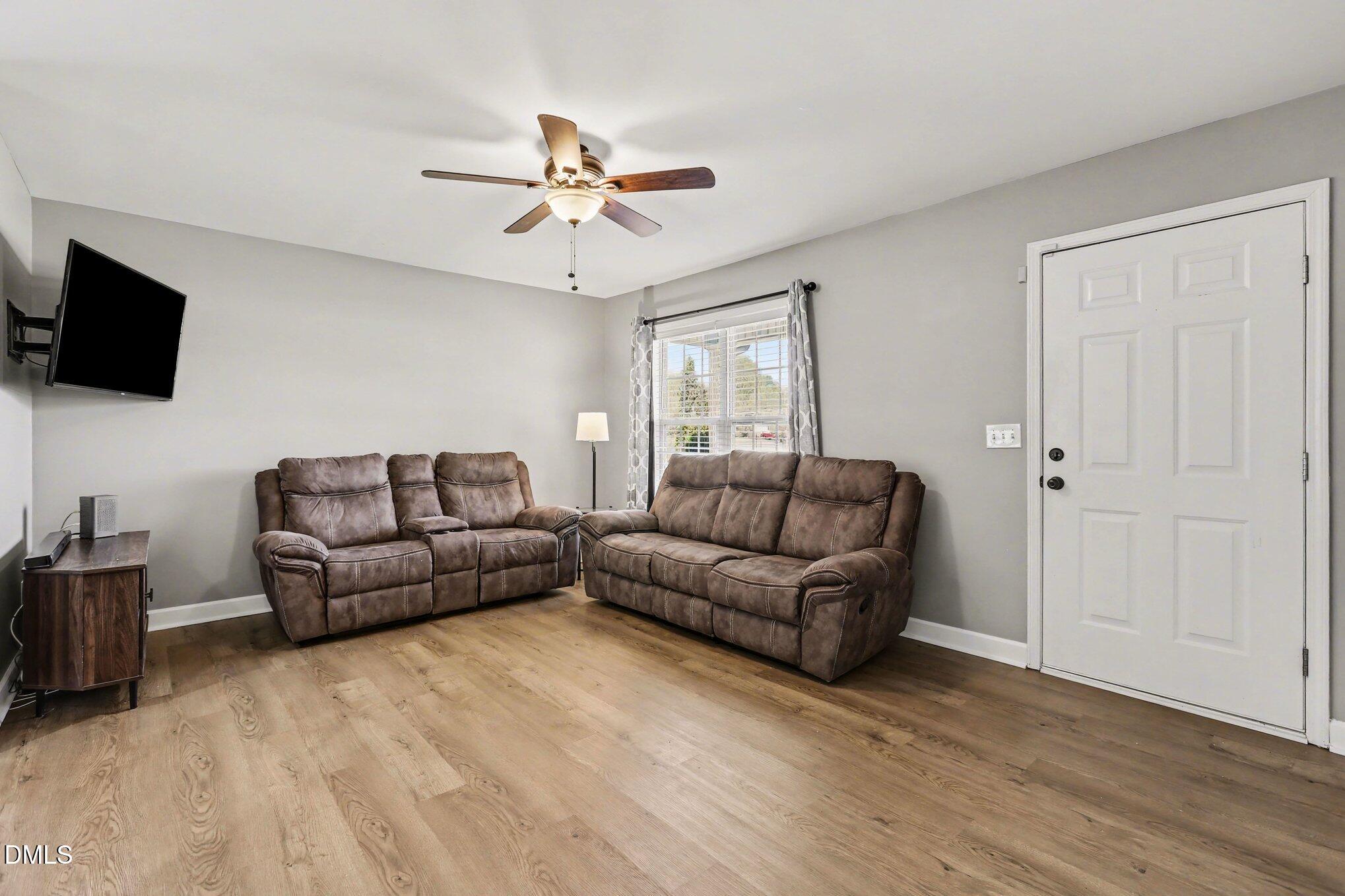 642 West Old Glencoe Road Burlington, NC 27217 - Photo 4 of 17 004_file_1957