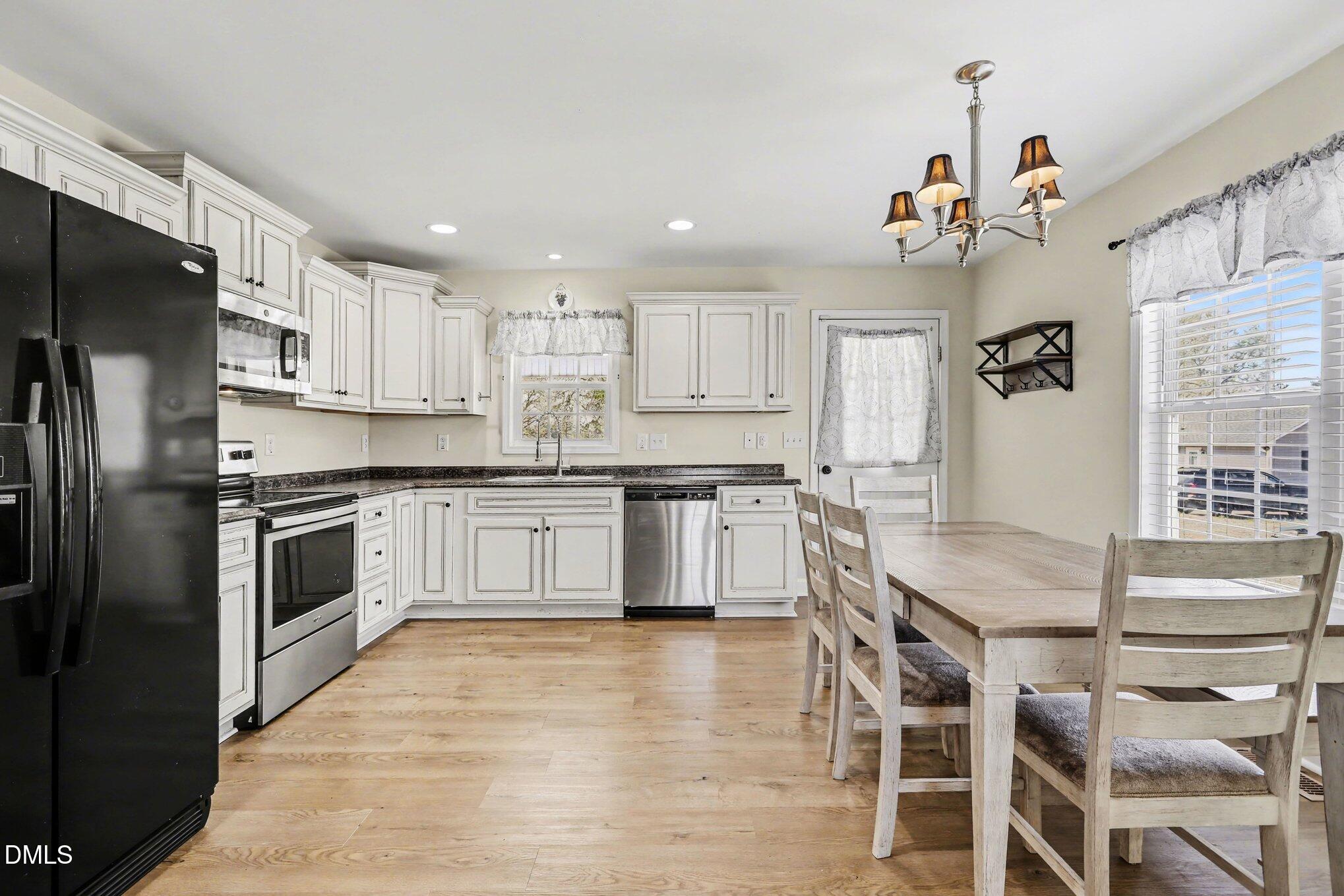 642 West Old Glencoe Road Burlington, NC 27217 - Photo 5 of 17 006_file_3585