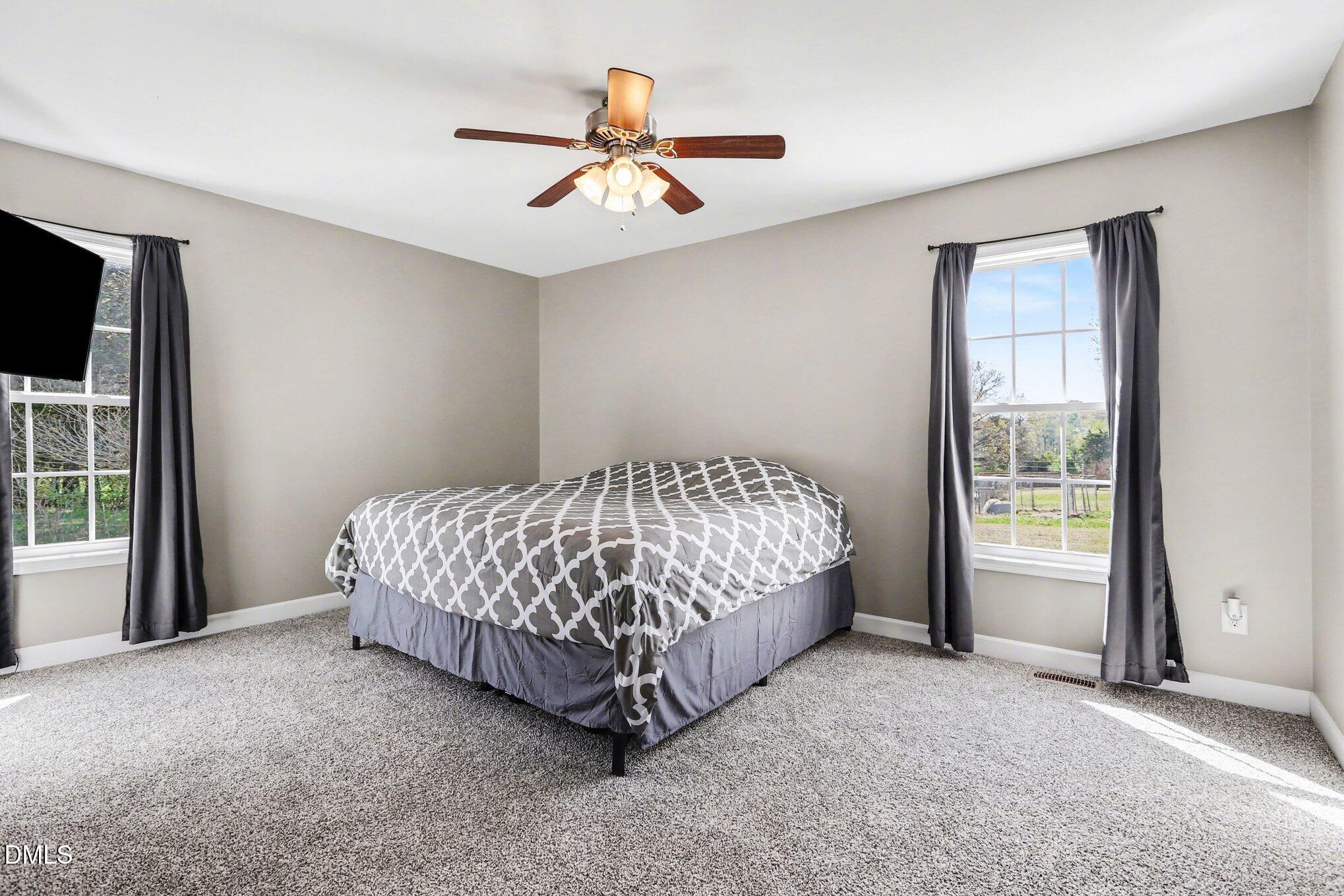 642 West Old Glencoe Road Burlington, NC 27217 - Photo 7 of 17 008_file_1637