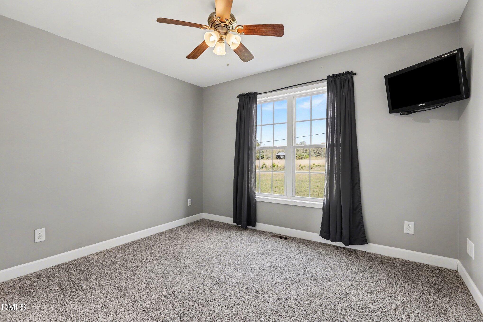 642 West Old Glencoe Road Burlington, NC 27217 - Photo 10 of 17 011_file_4443