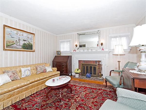49 Ellery Road Waltham, MA 02453 - Photo 2 of 20 Gallery Image 2