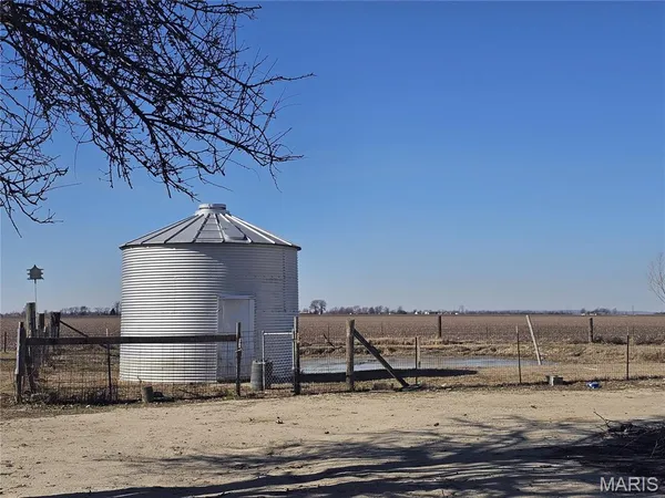 $208,000 | 2112 County Highway, Gideon, MO 63848