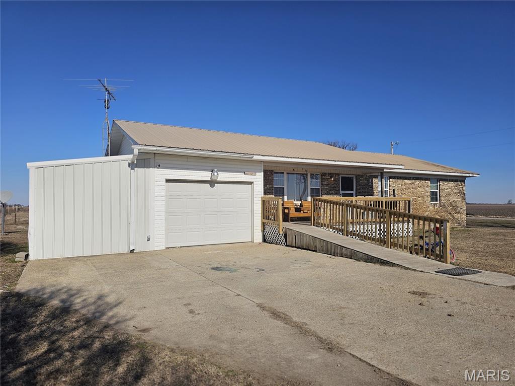 2112 County Highway Gideon, MO 63848 - Photo 2 of 21