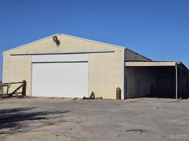 $208,000 | 2112 County Highway, Gideon, MO 63848