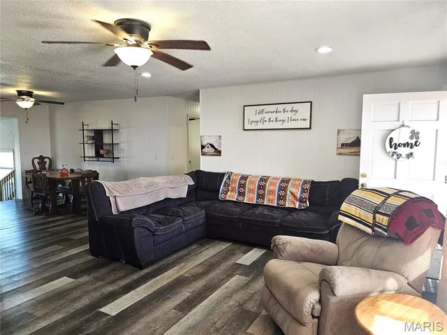 $208,000 | 2112 County Highway, Gideon, MO 63848