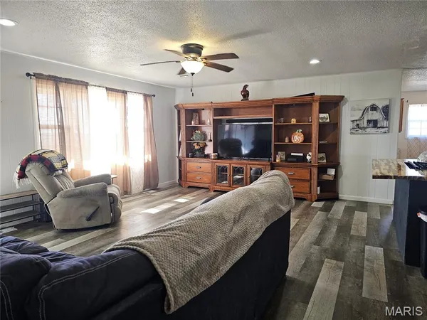 $208,000 | 2112 County Highway, Gideon, MO 63848