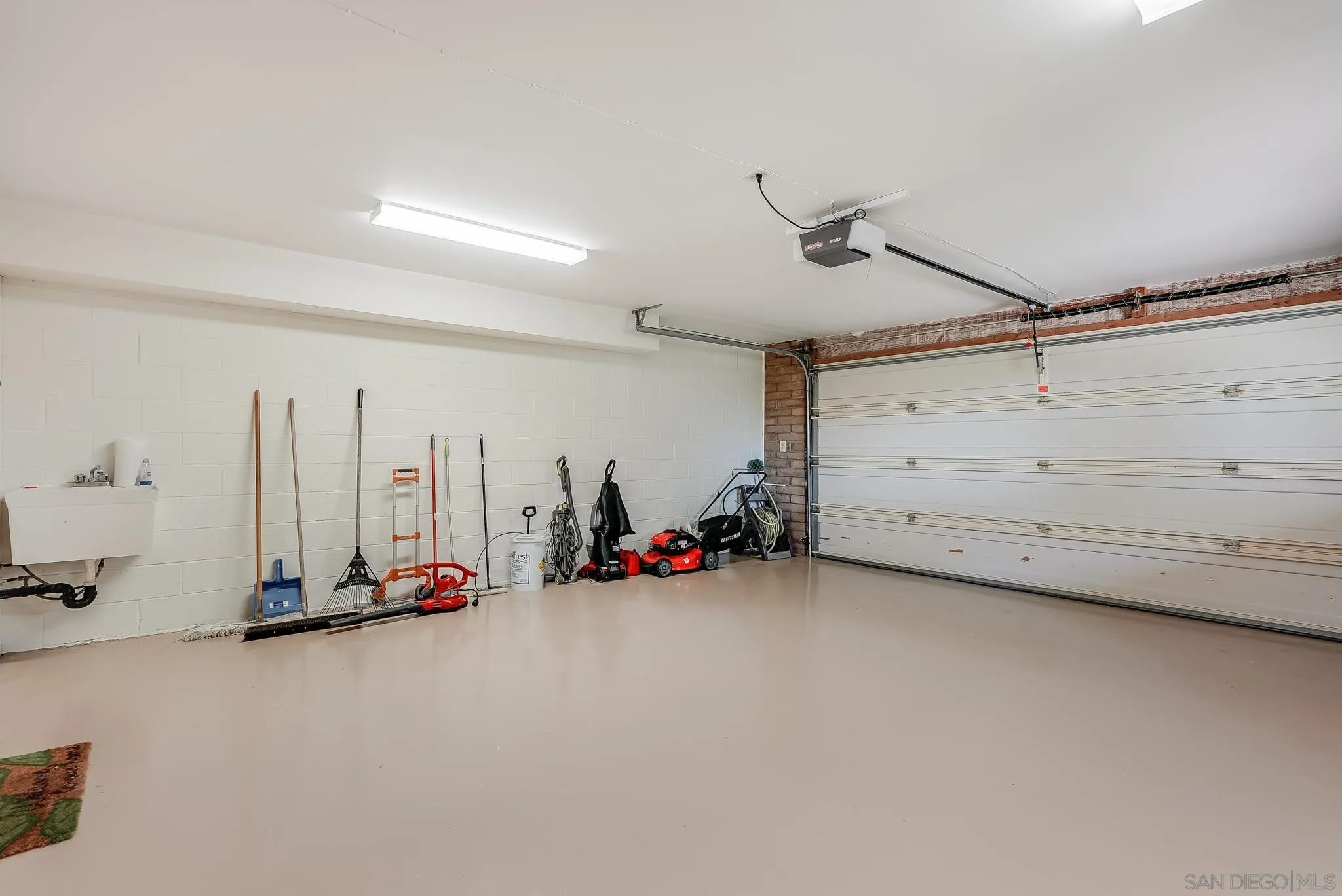 16456 Martincoit Road Poway, CA 92064 - Photo 51 of 55 a view of a room with gym equipment