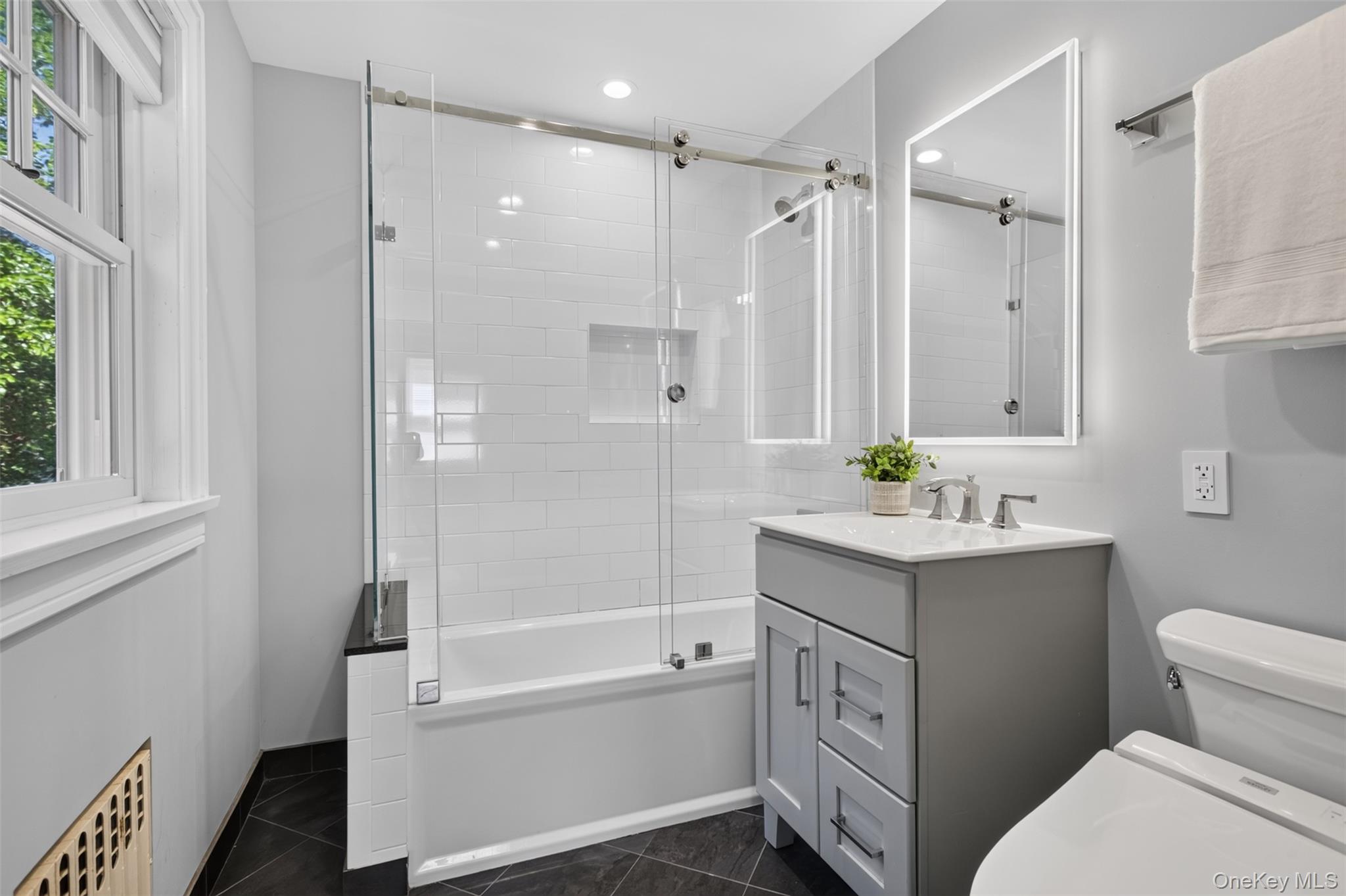 12 Drake Road Scarsdale, NY 10583 - Photo 21 of 43 Primary Bath