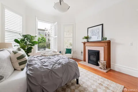 a view of entryway with washer and dryer