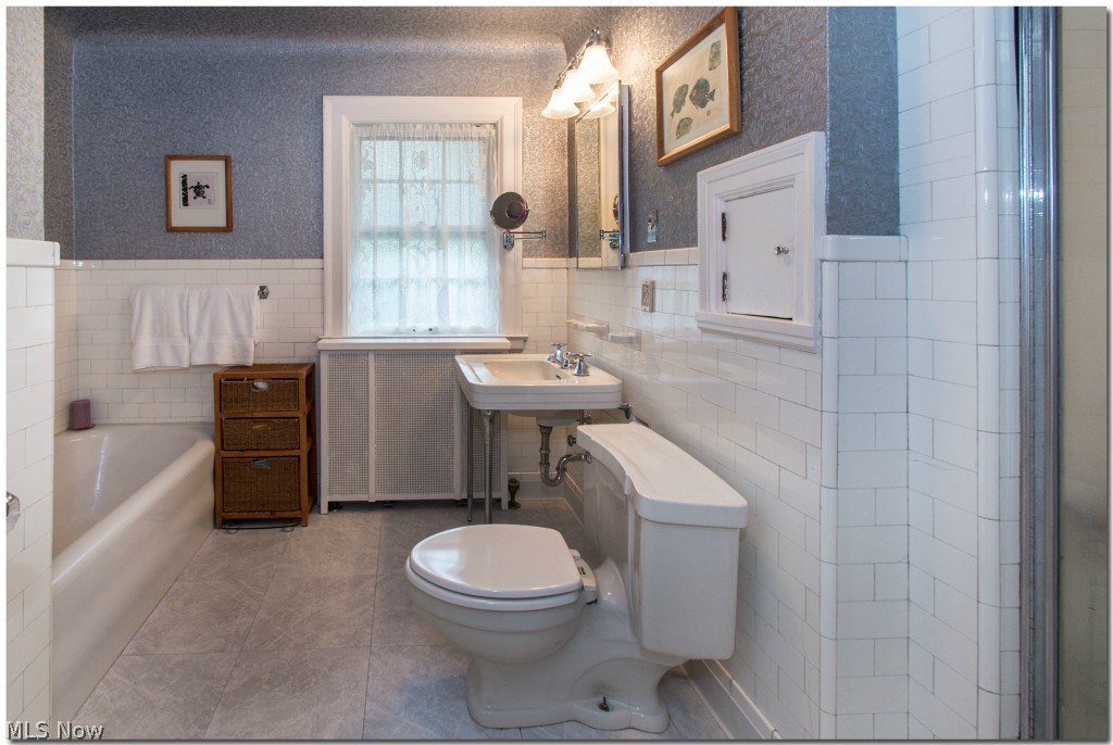 2667 Wicklow Road Cleveland, OH 44120 - Photo 20 of 25 Gallery Image 20
