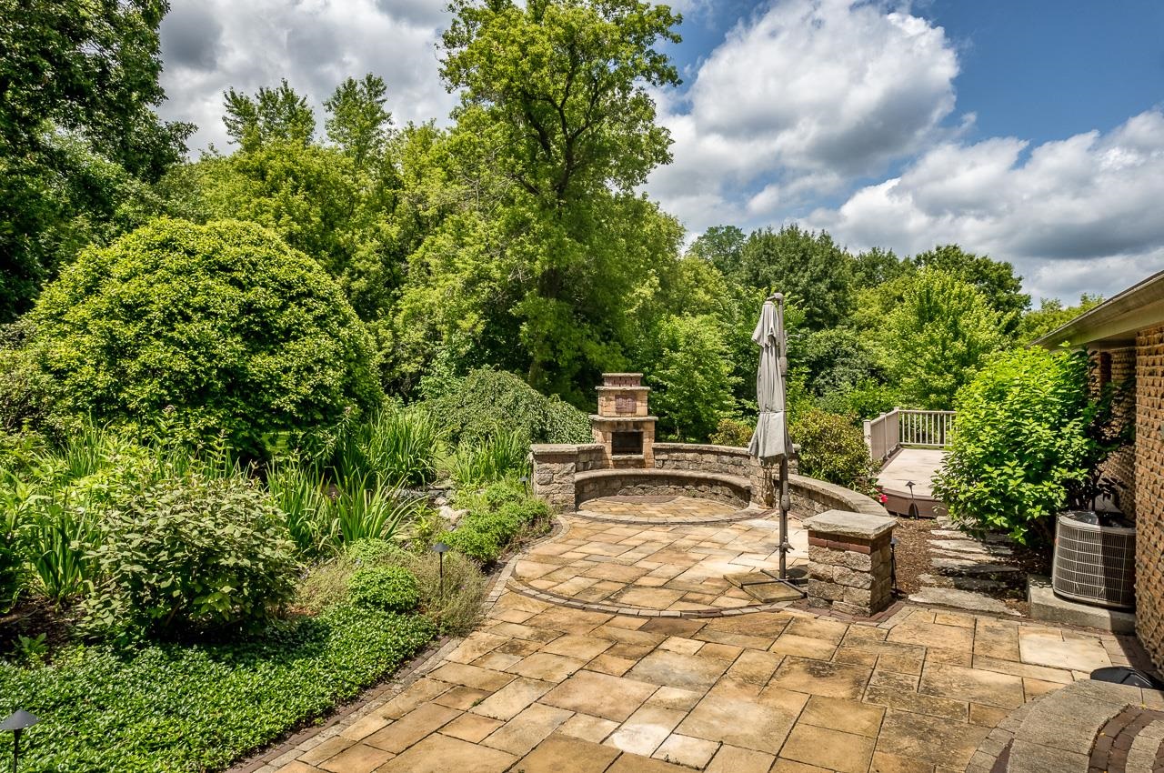 10694 Saddle Path Road Belvidere, IL 61008 - Photo 36 of 49 a view of a backyard with sitting area