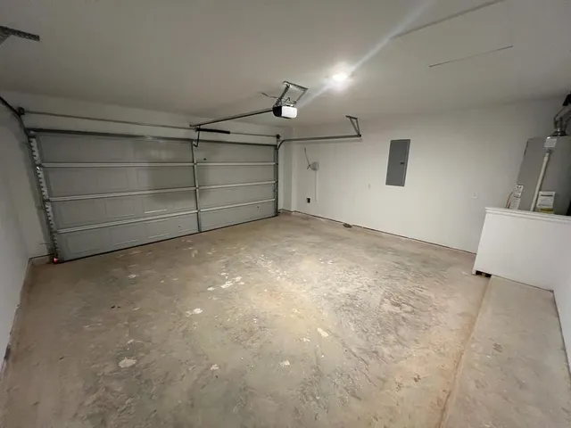 $1,995 | 18922 Western Fls Court, Hockley, TX 77447