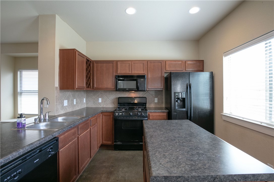 4528 Credo Lane Austin, TX 78725 - Photo 7 of 27