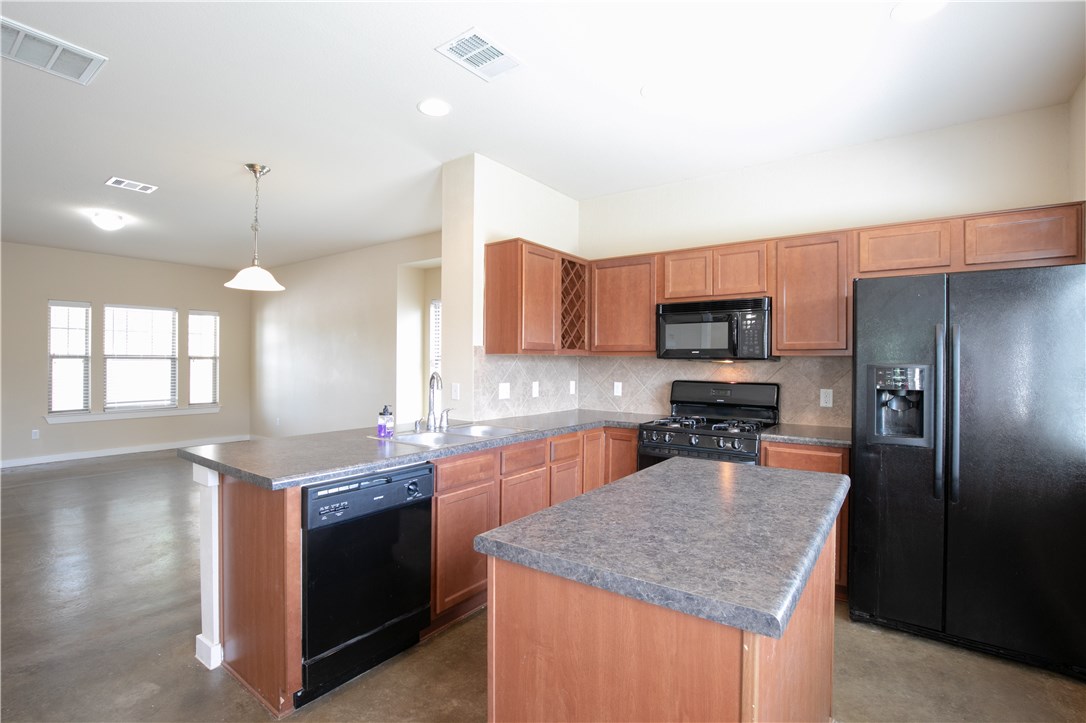 4528 Credo Lane Austin, TX 78725 - Photo 8 of 27