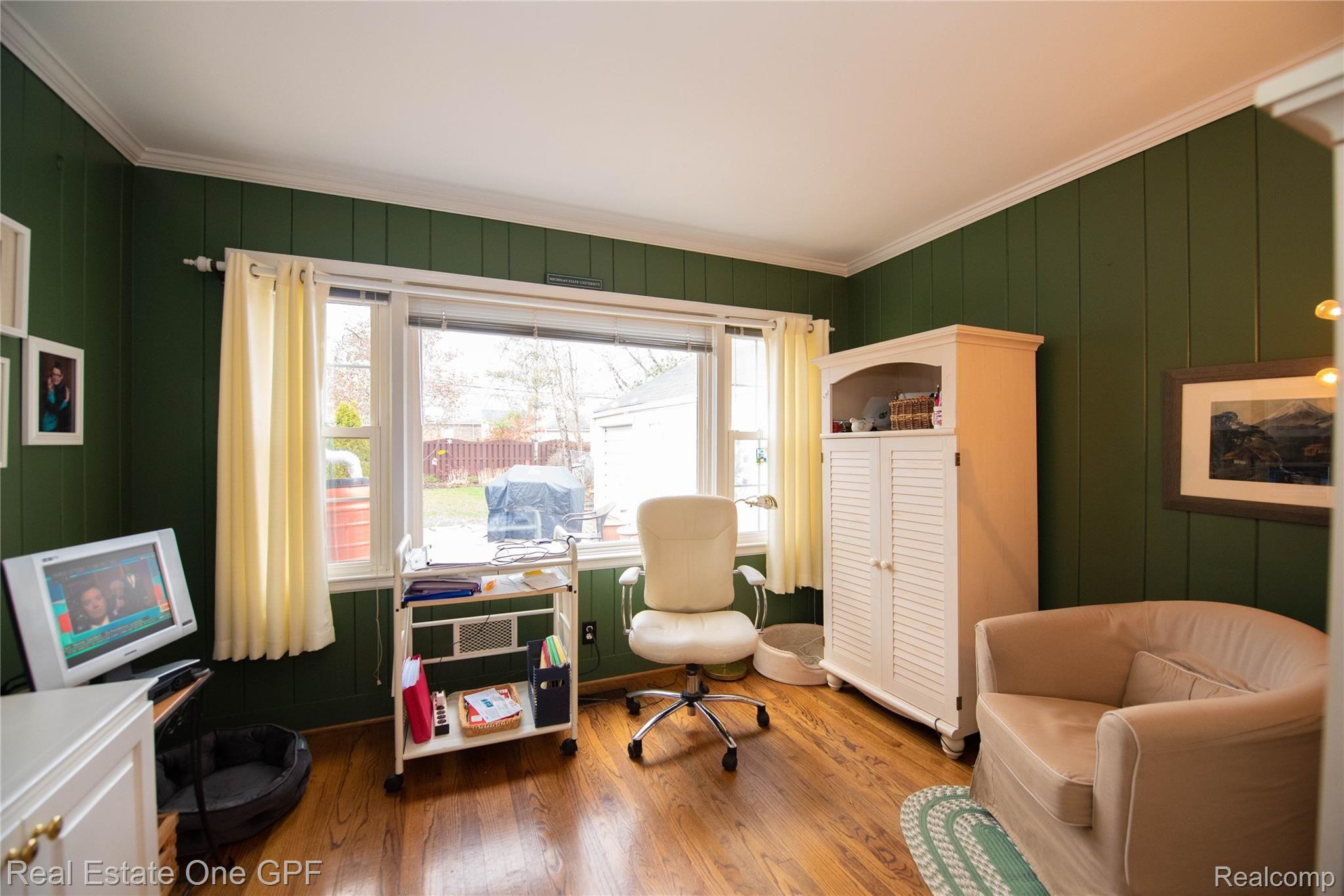 1610 Hawthorne Road Grosse Pointe, MI 48236 - Photo 16 of 32 11 Hawthorne 1610 - 19.jpg