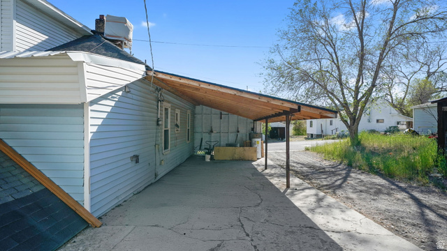 44 Shriver Street Eureka, UT 84628 - Photo 33 of 43 Concrete patio with an attached covered awning