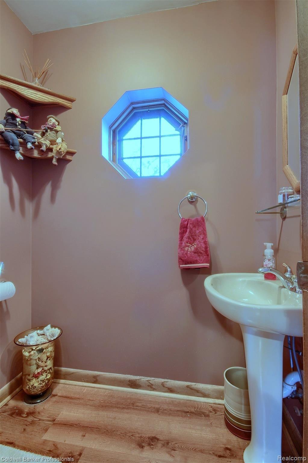 9503 Warren Road Plymouth, MI 48170 - Photo 25 of 58 25-Half Bath.jpg
