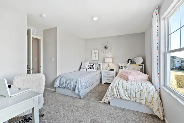 $384,990 | 6912 Willow Drive, Wonder Lake, IL 60097