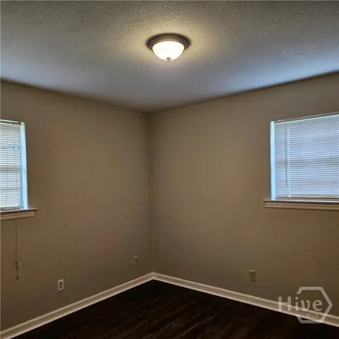 $1,300 | 4407 Caroline Drive, Unit B, Savannah, GA 31404